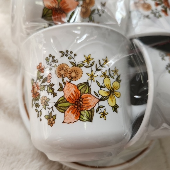 Vintage 1970s Corelle “Indian Summer” Tea Cups & Plates – Set of 8 - Picture 4 of 7